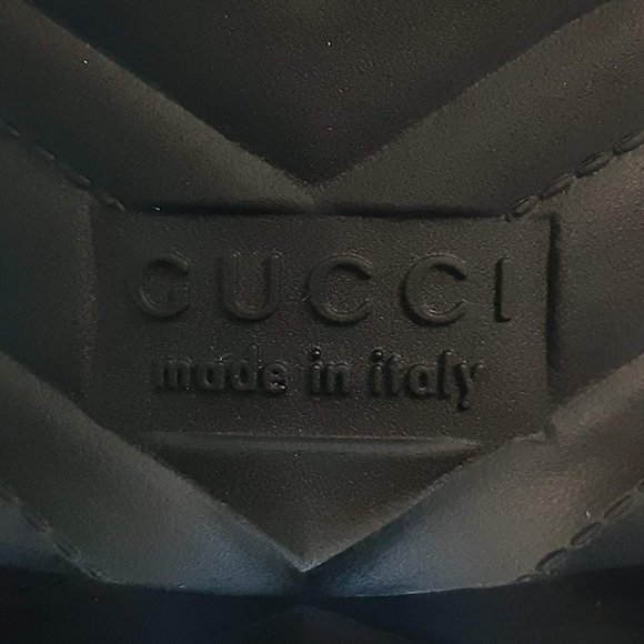 GUCCI | Rubber Slide Sandal - Picture 11 of 13